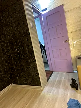 Yvonny27 online show from 12/04/25, 09:41