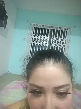 Yvonny27 online show from 02/18/26, 05:16