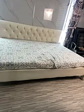 Yvonny27 online show from 11/12/25, 11:47