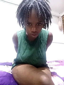 Snapshot of TinyThick chatting on 10/22/25, 07:13 TinyThick online show from 10/22/25, 07:13