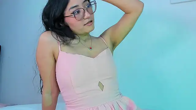 Snapshot of bellapixie chatting on 10/15/25, 07:44 bellapixie online show from 10/15/25, 07:44