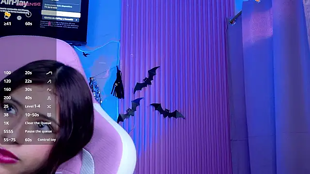 dafne17  online show from 10/28/25, 12:48