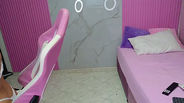 dafne17  online show from 03/11/26, 05:12