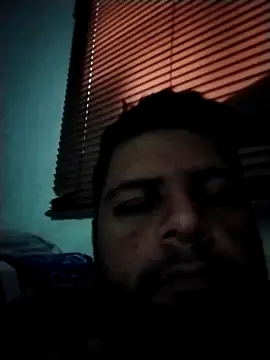 Snapshot of Eduar0015 chatting on 10/14/25, 10:42 Eduar0015 online show from 10/14/25, 10:42
