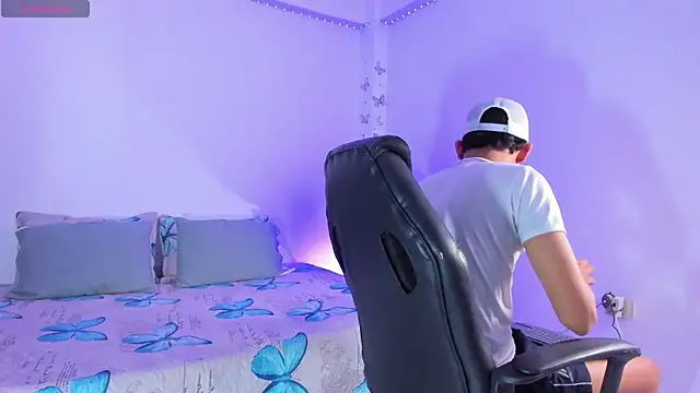 Snapshot of Axel_Cody_ chatting on 10/21/25, 11:53 Axel Cody online show from 10/21/25, 11:53