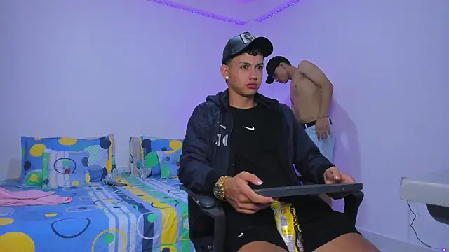 Snapshot of Axel_Cody_ chatting on 11/27/25, 07:47 Axel Cody online show from 11/27/25, 07:47