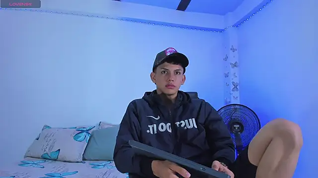 Snapshot of Axel_Cody_ chatting on 10/19/25, 11:46 Axel Cody online show from 10/19/25, 11:46