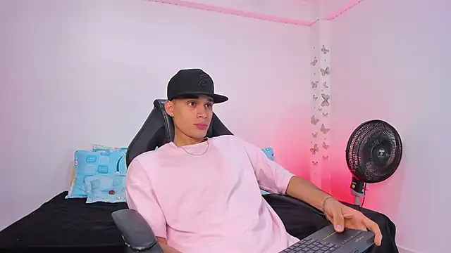 Snapshot of Axel_Cody_ chatting on 11/20/25, 06:52 Axel Cody online show from 11/20/25, 06:52