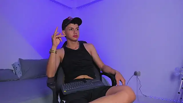 Snapshot of Axel_Cody_ chatting on 10/31/25, 11:40 Axel Cody online show from 10/31/25, 11:40