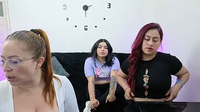 lesb milf online show from 04/13/26, 05:17