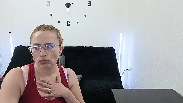 lesb milf online show from 03/09/26, 04:10