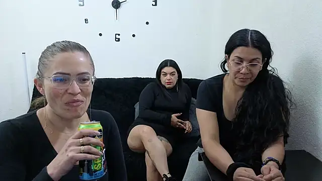Snapshot of lesb_milf chatting on 06/03/26, 11:09 lesb milf online show from 06/03/26, 11:09
