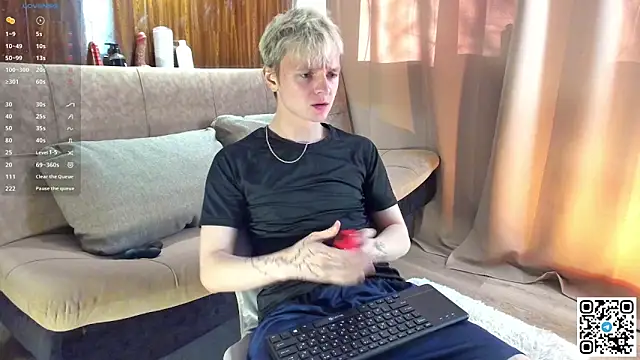 Snapshot of Logan_mett chatting on 04/27/26, 03:10 Logan mett online show from 04/27/26, 03:10