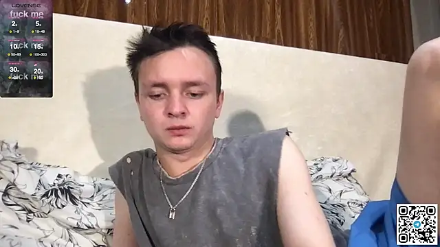 Snapshot of Logan_mett chatting on 10/30/25, 08:39 Logan mett online show from 10/30/25, 08:39