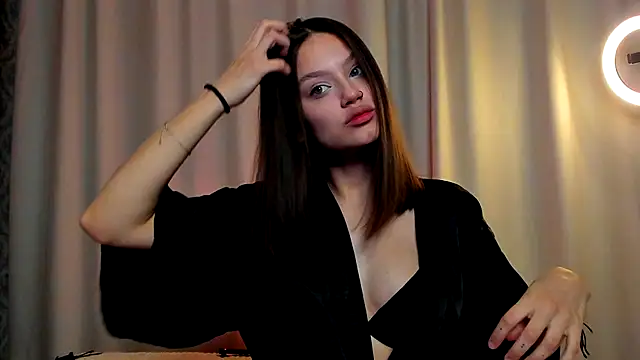 Snapshot of -CamillaStar- chatting on 10/21/25, 04:28 -CamillaStar- online show from 10/21/25, 04:28