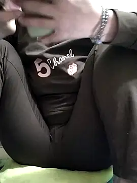 Amanda- ena- online show from 11/02/25, 06:29