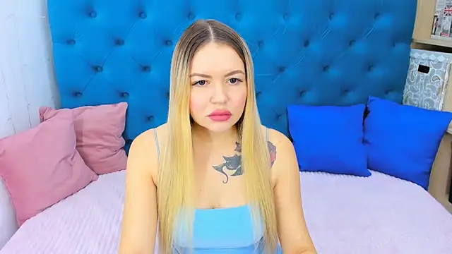 SpicyPreggo online show from 10/18/25, 04:03