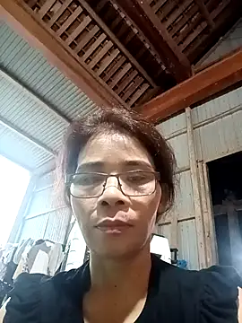 Snapshot of RizoCii chatting on 10/20/25, 01:51 RizoCii online show from 10/20/25, 01:51