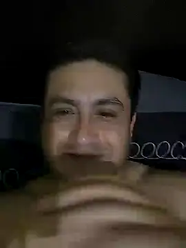 Snapshot of checheludo23 chatting on 10/20/25, 01:07 checheludo23 online show from 10/20/25, 01:07