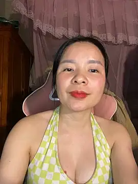 Snapshot of Listen-ly chatting on 12/01/25, 05:14 Listen-ly online show from 12/01/25, 05:14