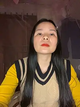 Snapshot of Listen-ly chatting on 11/25/25, 02:39 Listen-ly online show from 11/25/25, 02:39