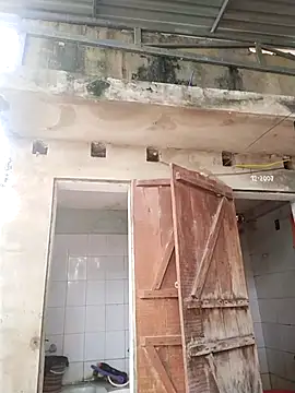 Snapshot of Listen-ly chatting on 12/16/25, 06:17 Listen-ly online show from 12/16/25, 06:17