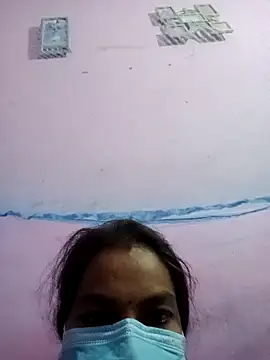 Snapshot of Juhi512 chatting on 10/14/25, 05:13 Juhi512 online show from 10/14/25, 05:13