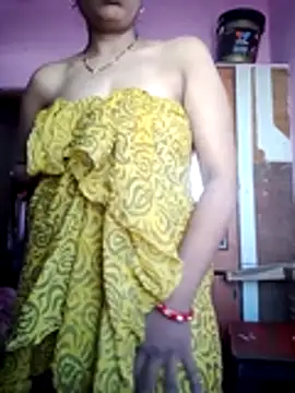 Snapshot of Juhi512 chatting on 11/20/25, 04:02 Juhi512 online show from 11/20/25, 04:02