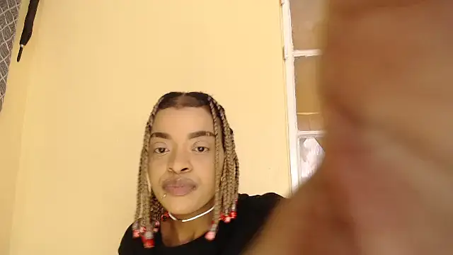 fifiqueen25 online show from 12/02/25, 01:13