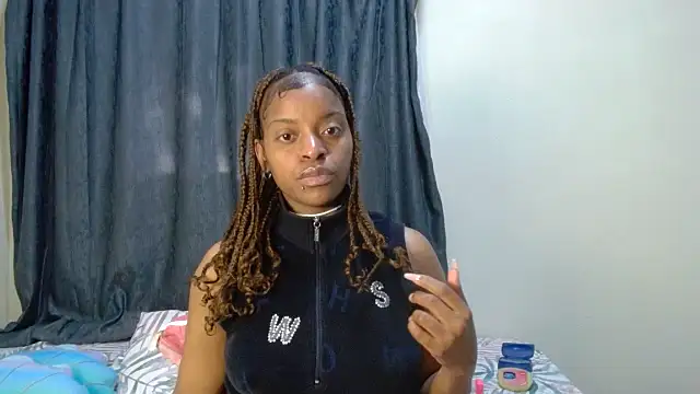 fifiqueen25 online show from 04/05/26, 06:53