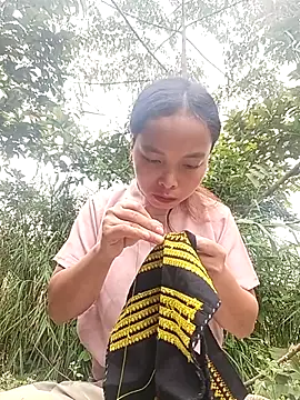 Nguyet2k4 online show from 11/07/25, 12:48