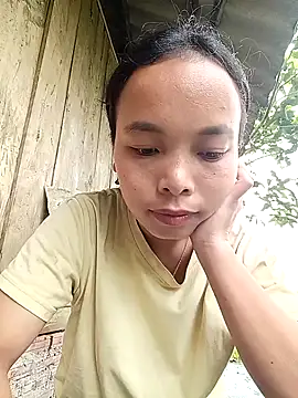 Nguyet2k4 online show from 11/10/25, 05:01