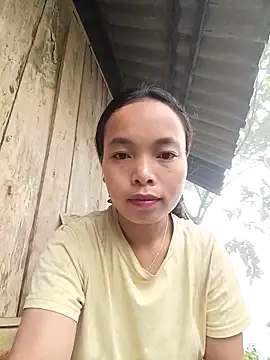 Nguyet2k4 online show from 11/11/25, 01:33