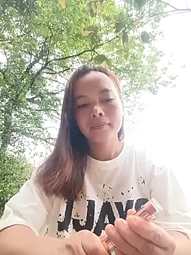 Nguyet2k4 online show from 04/20/26, 10:55