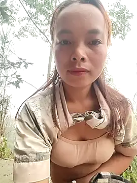 Nguyet2k4 online show from 04/02/26, 11:33