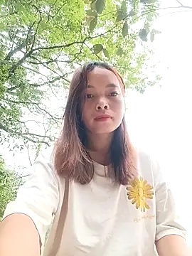 Nguyet2k4 online show from 04/14/26, 11:21