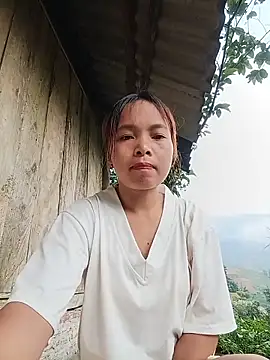 Nguyet2k4 online show from 06/04/26, 12:26