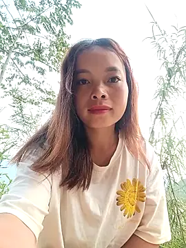 Nguyet2k4 online show from 04/09/26, 11:11