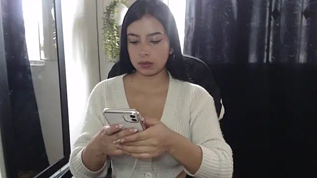 Lya Hall  online show from 02/12/26, 09:25