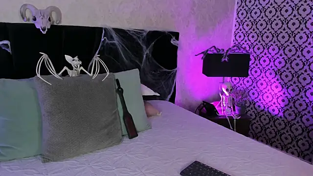 mariianna lopez  online show from 10/29/25, 06:18