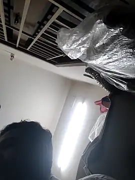 Snapshot of Vickyins480000 chatting on 12/19/25, 04:53 Vickyins480000 online show from 12/19/25, 04:53