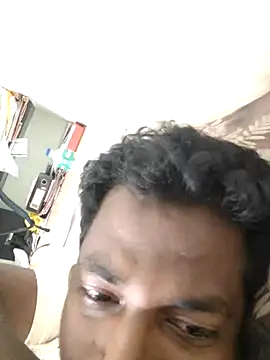 Snapshot of Vickyins480000 chatting on 12/21/25, 02:19 Vickyins480000 online show from 12/21/25, 02:19