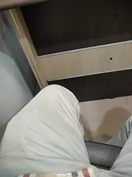 Snapshot of Vickyins480000 chatting on 03/30/26, 02:40 Vickyins480000 online show from 03/30/26, 02:40