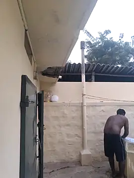 Snapshot of Vickyins480000 chatting on 12/20/25, 12:19 Vickyins480000 online show from 12/20/25, 12:19