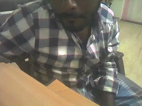 Snapshot of Vickyins480000 chatting on 02/07/26, 04:15 Vickyins480000 online show from 02/07/26, 04:15