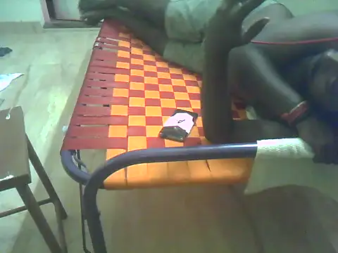 Snapshot of Vickyins480000 chatting on 04/04/26, 02:45 Vickyins480000 online show from 04/04/26, 02:45