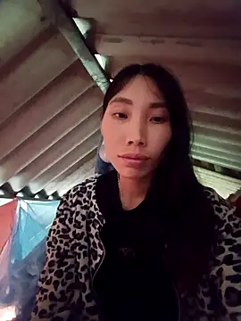 Snapshot of -Kem-01 chatting on 10/24/25, 08:24 -Kem-01 online show from 10/24/25, 08:24