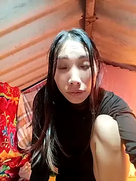 Snapshot of -Kem-01 chatting on 11/14/25, 01:37 -Kem-01 online show from 11/14/25, 01:37