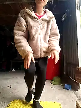 Snapshot of -Kem-01 chatting on 11/20/25, 04:13 -Kem-01 online show from 11/20/25, 04:13