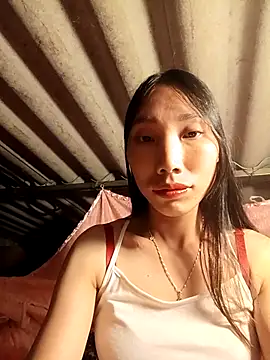 Snapshot of -Kem-01 chatting on 10/22/25, 01:32 -Kem-01 online show from 10/22/25, 01:32